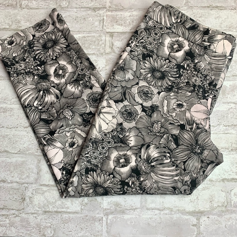 Worthington Black White Floral Print Ankle Pants Stretch Pockets EUC 10